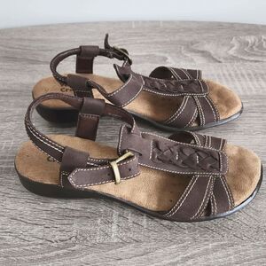 WALKING CRADLES WOMEN'S SUEDE COMFORT SANDALS SIZE 6 BROWN COLOR.